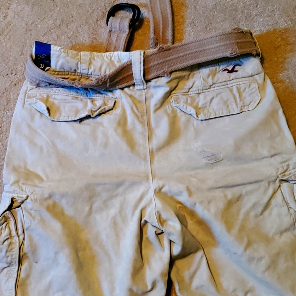 Hollister- NWT Size 32 Waist Cargo shorts